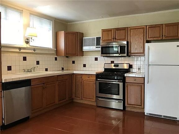 4th image of 5313 Lasalle St #A
