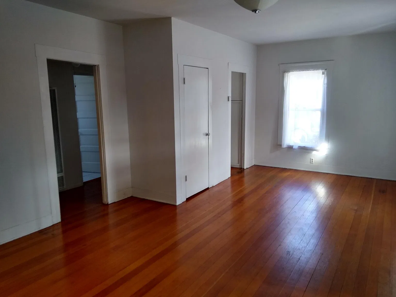 4427 Clayton Ave — Photo 3