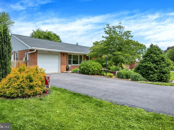 14 Mimosa Dr, Mechanicsburg, PA 17055
