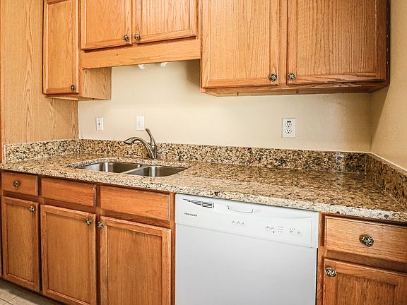 4th image of 1 Canterbury Dr