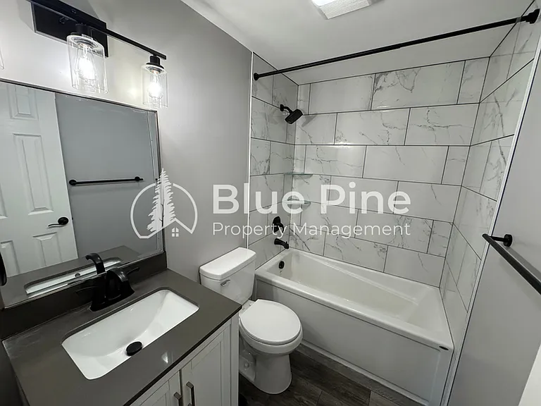 2348 Stace St #3 — Photo 9