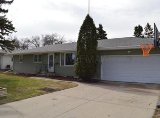 2914 Rivershore Dr S, Moorhead, MN 56560
