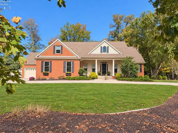 7370 Red Hawk Dr, Findlay, OH 45840
