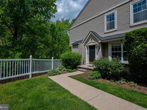 2nd image of 704 Cherry Wood Ct