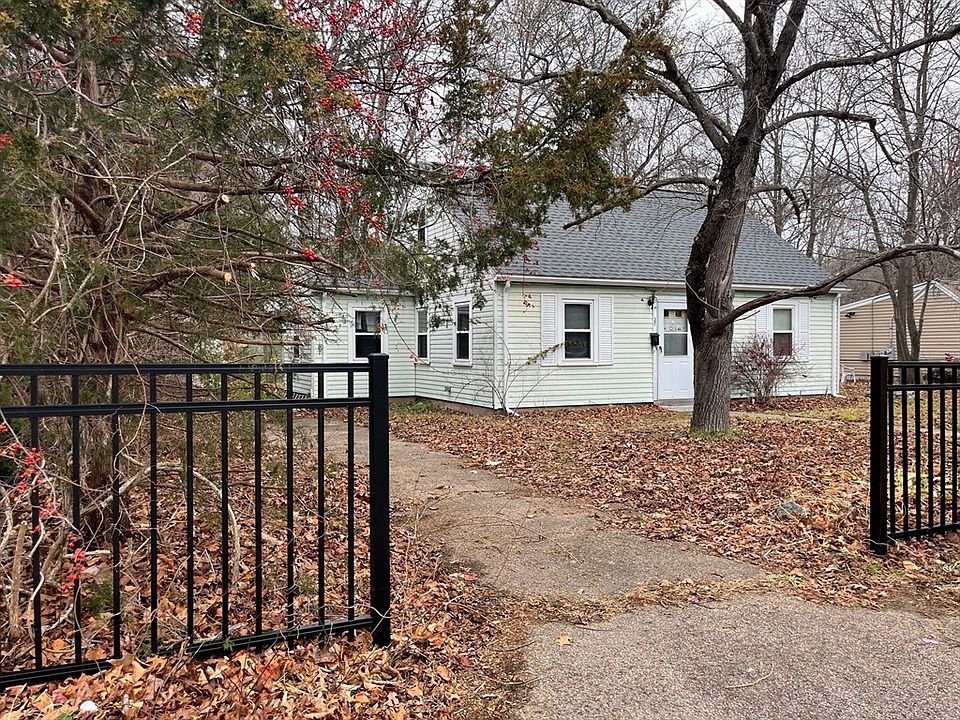 2nd image of 32 Doty Dr