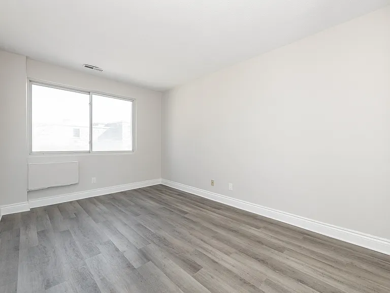 200 Bronson Ave — Photo 11