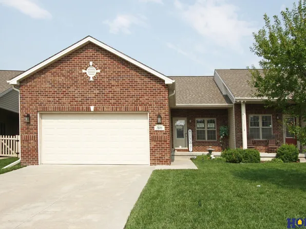 7615 Greycliff Dr, Lincoln, NE 68516