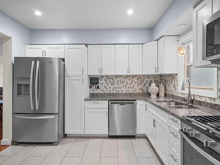 164 Hadley St #1 — Photo 8