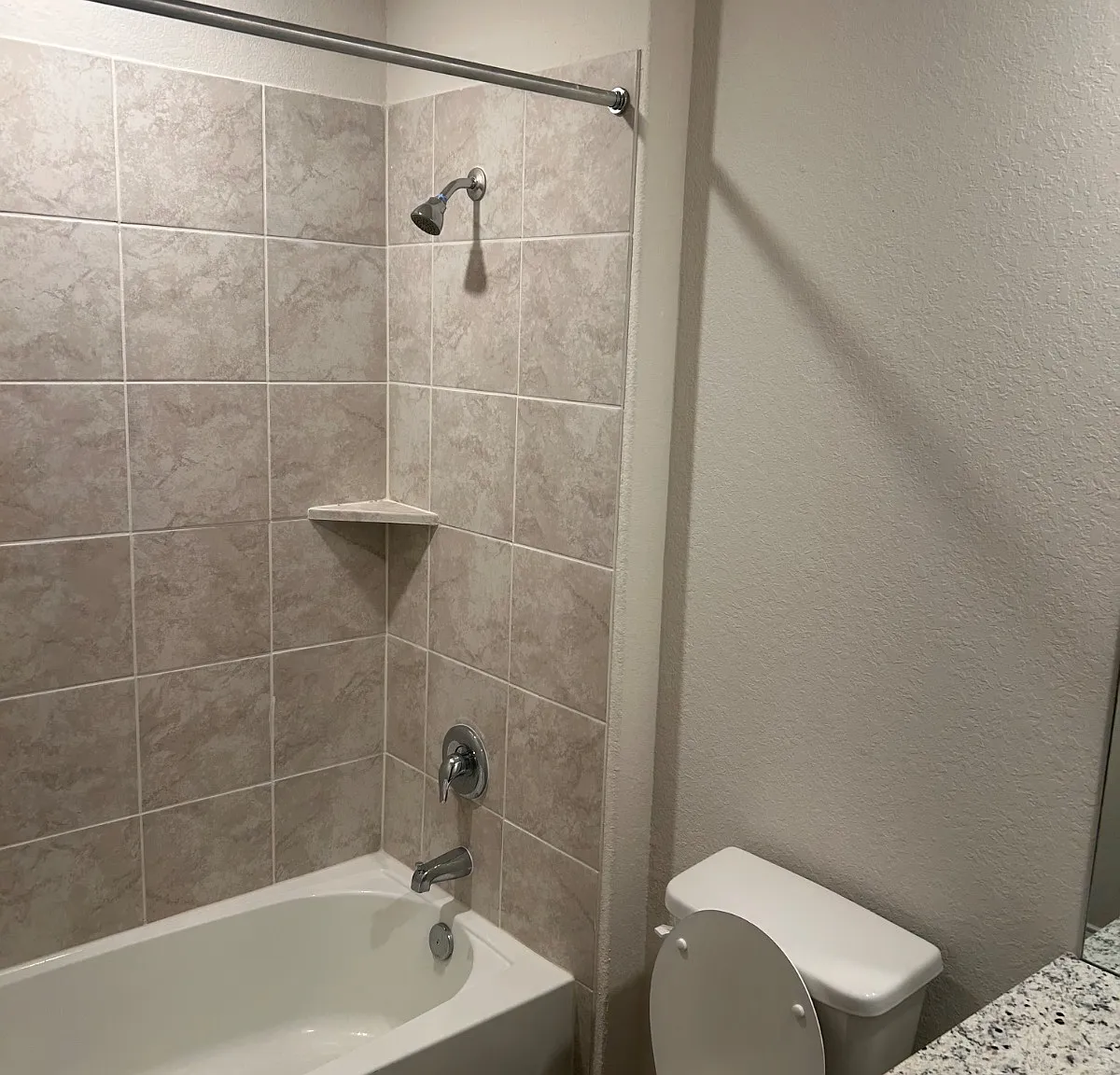 3 bed, 1296 sqft, $1,800 — Photo 4