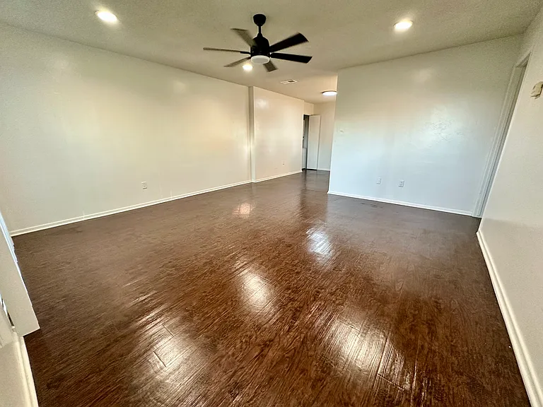 9268 Andrew St — Photo 11