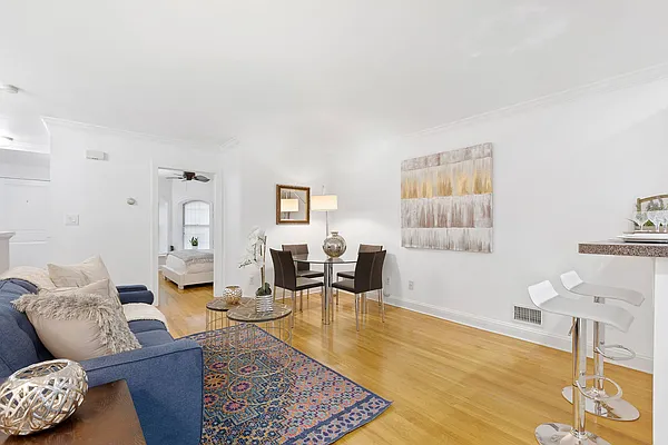 Sold by Nestseekers | media 5