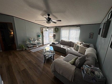 Living room 2