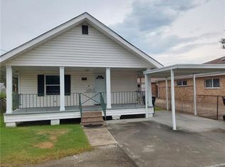 203 6th St, Chalmette, LA 70043