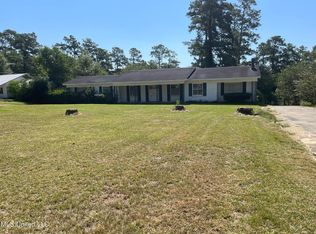 1306 Columbia Ave, Prentiss, MS 39474