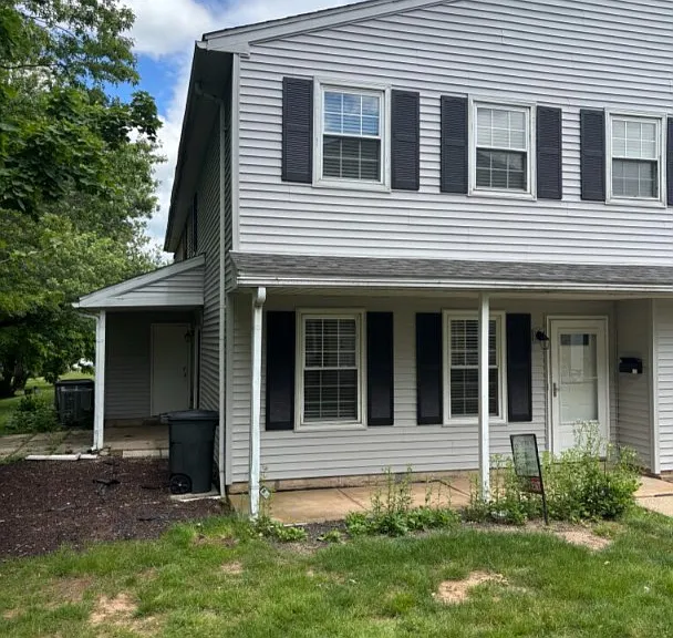 241 Washington Pl — Photo 1