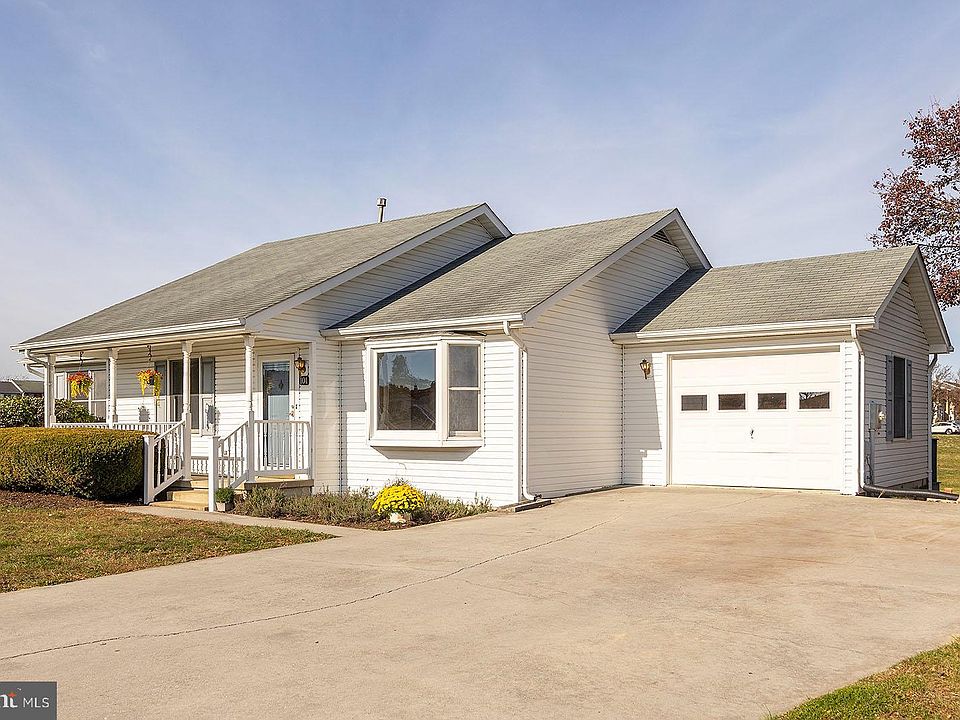 1st image of 101 Berkshire Cir