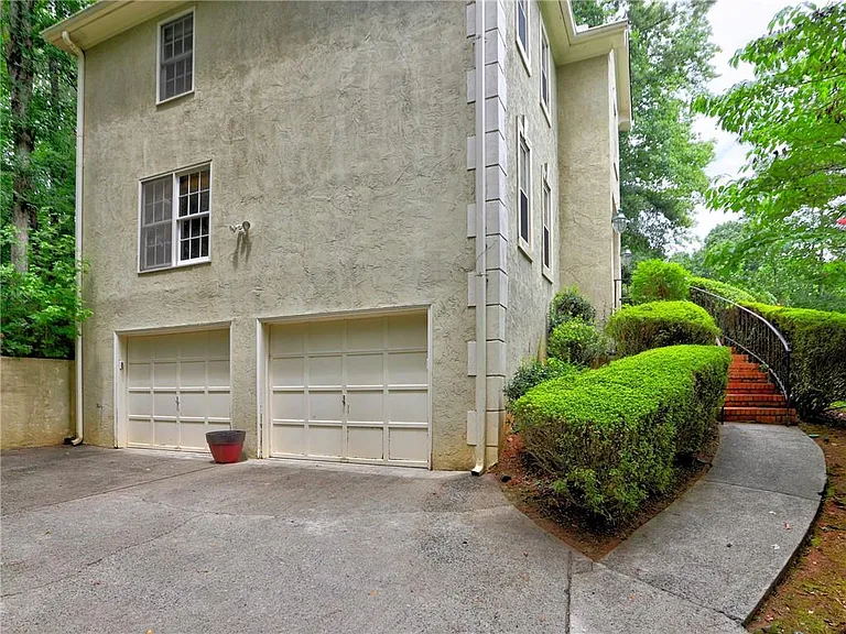2101 Mark Hall Ct NE — Photo 30