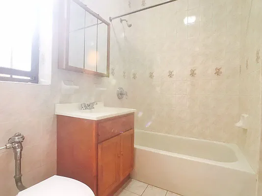 Rented by Bohemia Realty Group | media 12