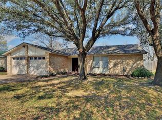 1418 Hillcrest Dr, Taylor, TX 76574