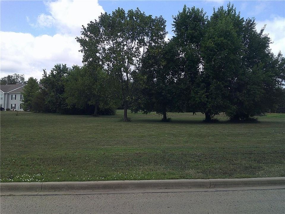 1st image of 210 E Sundance Dr