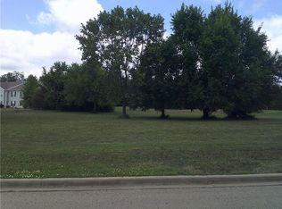 210 E Sundance Dr, Paola, KS 66071