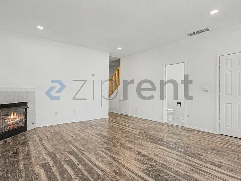 6674 SE Lois St — Photo 8