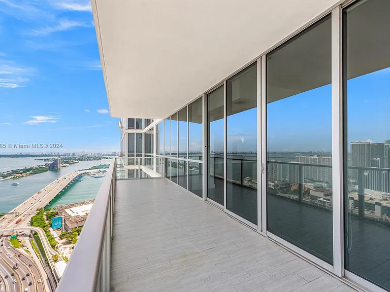 1100 Biscayne Blvd #111 — Photo 2