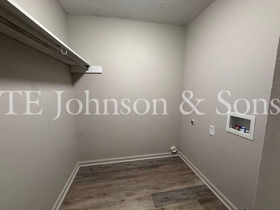 1st image of 2550 Green Oaks Ct APT B