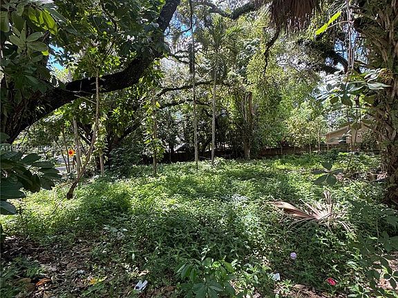 4th image of 16330 NE 5th Ave