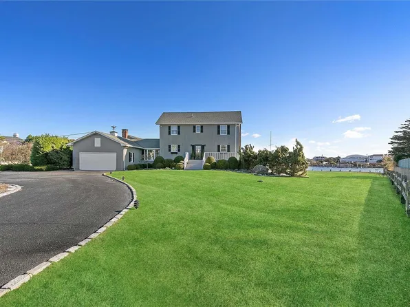 44 Westbridge Road, Westhampton Beach, NY 11978