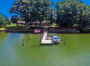 149 Cobbs Hall Landing Ln, Kilmarnock, VA 22482