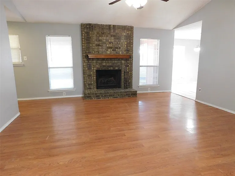 8232 Meadowbrook Dr — Photo 20