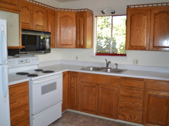 3rd image of 4440 S 150th St