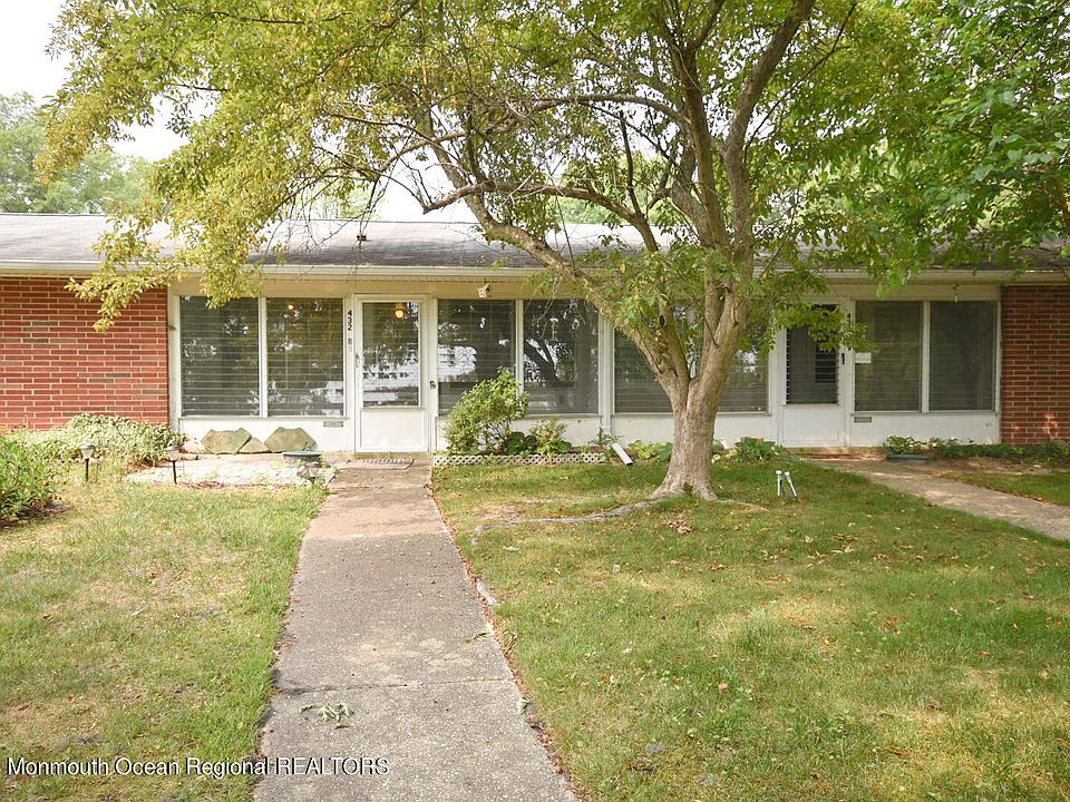 1st image of 432B Picardy Court