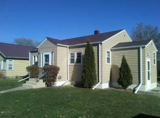 214 8th St, Ipswich, SD 57451