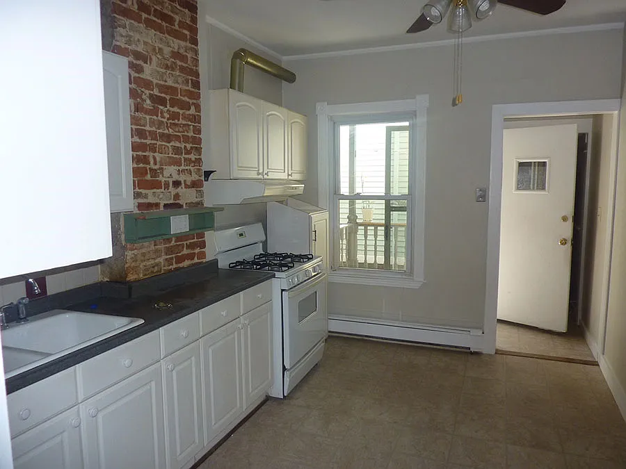 2 bed, 1000 sqft, $3,500 — Photo 3