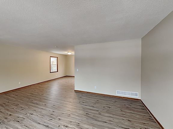 5th image of 2774 Hilltop Ct