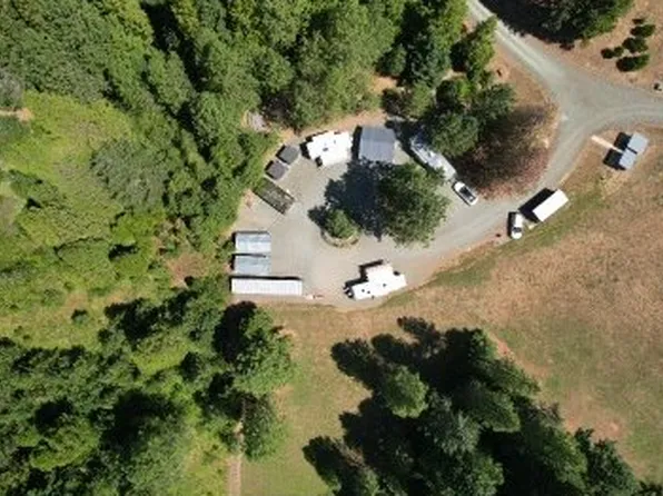570 Tunnel Rd, Glendale, OR 97442