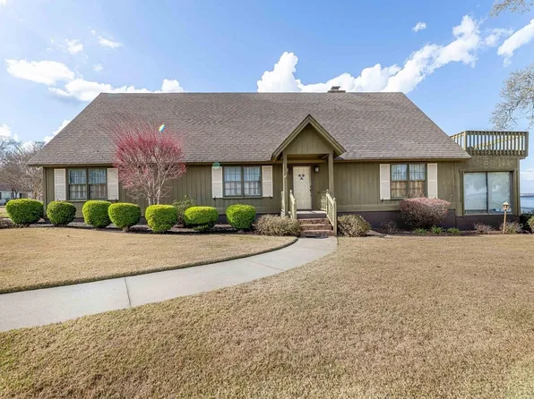 603 Santee Dr., Santee, SC 29142