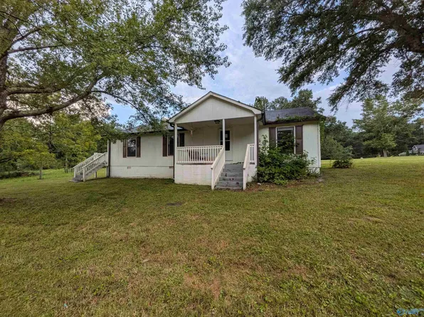 1305 Oakhill Dr NE, Fort Payne, AL 35967