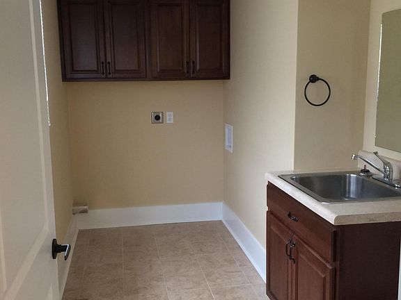 5th image of 2409 NE Fair Dr