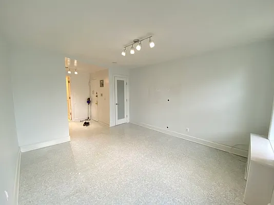 Rented by Compass | media 6