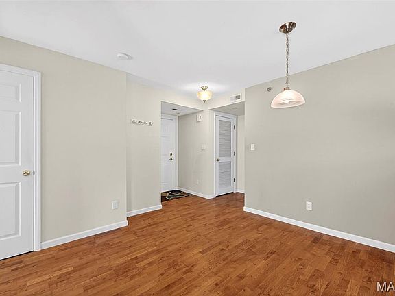 2nd image of 814 Saravalle Dr