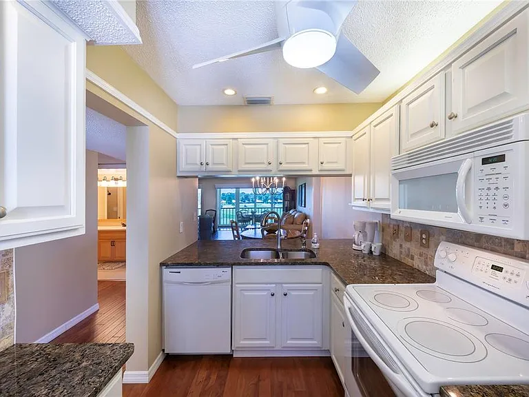 437 Cerromar Ln #525 — Photo 6