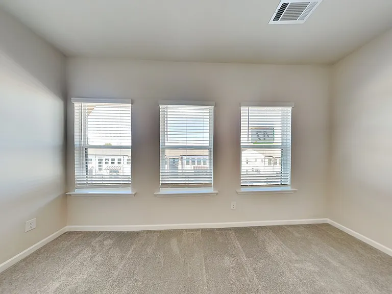 321 Sammon Way — Photo 8