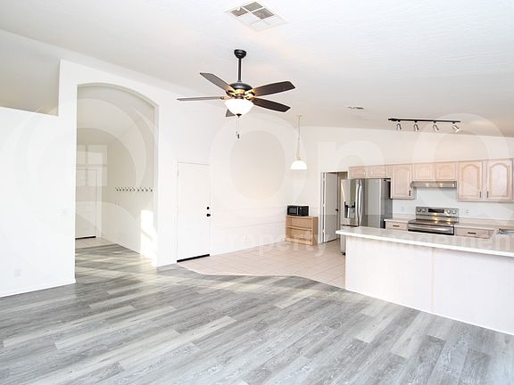 5th image of 503 N Saint Claire