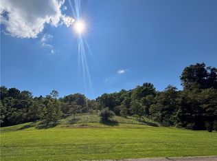 24 Emilee Trce, Parkersburg, WV 26101