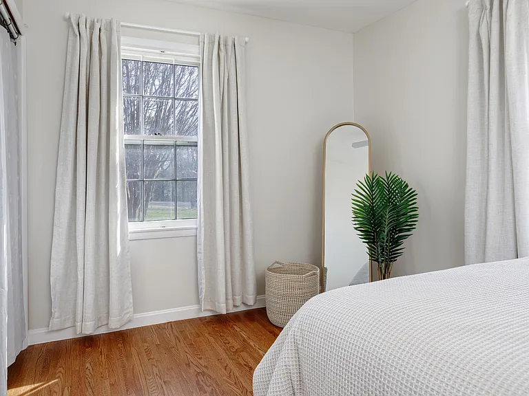 Bedroom 2 with City View