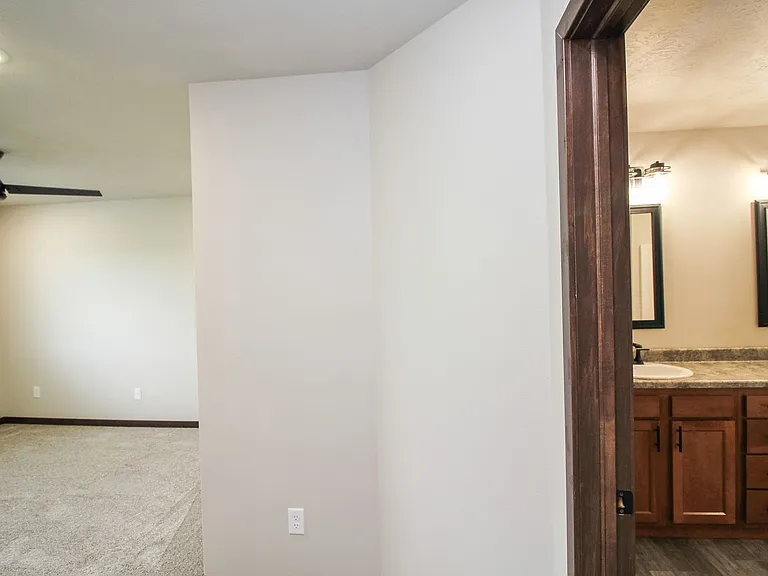620-4 W Samantha St — Photo 21