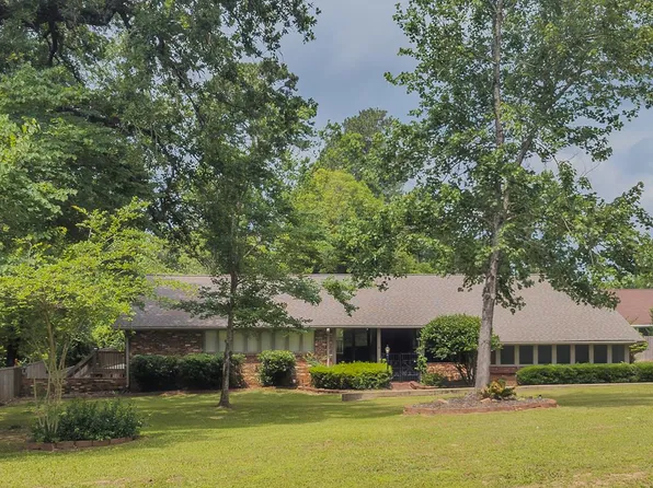 3501 Colonial Dr, Nacogdoches, TX 75965